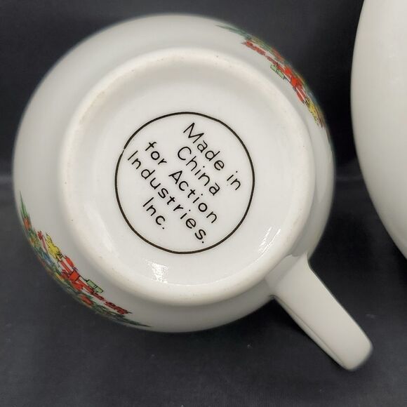 Jamestown China Christmas Tree Cup and Saucer with Gold Trim - Picture 5 of 6